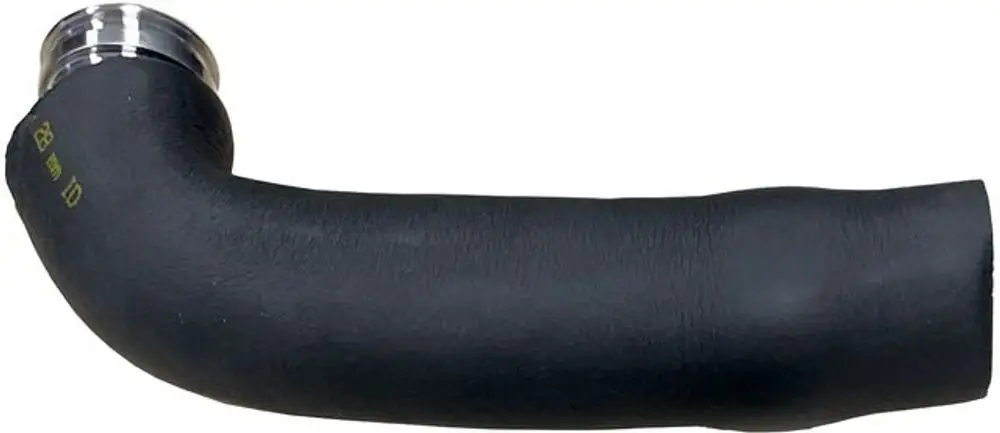 Schwarzes Wellrohr mit gebogener Form und Metallanschluss, eingesetzt in Heizsystemen von Wolf, für isolierte Vorlaufleitungen.